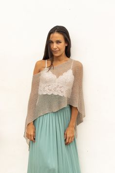 A sheer summer wrap top, perfect to match as an off the shoulder top cover up with any bohemian and natural outfit. Its simplicity and versatile design gives this wrap top many possibilities, whether you want to wear it as a light poncho, as a crisscross shrug, as a short cape over the shoulder or as an boho chic scarf. An original gift for her. The perfect accessory for spring days or those cool summer nights, adding a pop of color to a simple tank top and jeans outfit or even to a wedding garm Tank Top And Jeans Outfit, Top And Jeans Outfit, Natural Outfit, Chic Scarf, Simple Tank Tops, Chic Scarves, Summer Wraps, Bohemian Clothing, Natural Women