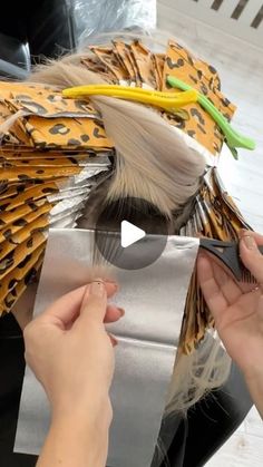 HAIR EDUCATION 𝐁𝐥𝐨𝐧𝐝𝐞𝐬∙𝐇𝐚𝐢𝐫𝐜𝐮𝐭𝐬• 𝐂𝐨𝐥𝐨𝐫 𝐂𝐨𝐫𝐫𝐞𝐜𝐭𝐢𝐨𝐧 on Instagram: "Thin sections are key when doing a color correction! #haireducation #oradeahairstylist #behindthechair"