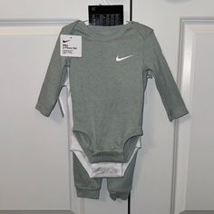 Nike 9 Month Baby Outfit, Short Sleeve, Long Sleeve, Pants - Never Worn No Flaws Reborn Clothes, Adidas Baby, Outfit Short, Baby Outfit, Nike Green, Kids Nike, Baby Month By Month, Matching Sets, 3 Piece