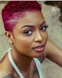 Short haircut 
Colors Colored Twa, Hair Black Women, Hot Hair Colors, Sassy Hair