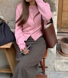 Pink Cardigan Outfit Aesthetic, Pink Brown Outfit, Cardigan Outfit Aesthetic, Modest Christian Clothing, Cute Fashion Style, Tennis Fashion, Pink Cardigan