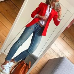 Blazer Outfits Casual, Looks Jeans, Mode Casual, Red Blazer, Casual Work Outfits, Looks Chic, Blazer Outfits, Business Casual Outfits, Work Clothes