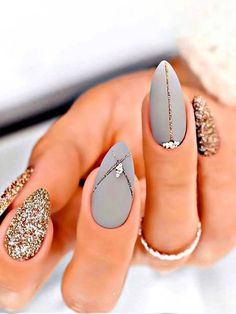 Business Classy Nails, Fun Elegant Nails, Fancy Almond Nails Designs, Almond Nails Elegant, Unghie Sfumate, Easy Nails, Colorful Nails, Gold Nail, Nailed It