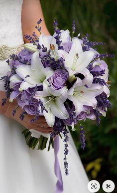 Bouquets With Lilies, Tulip Bouquets, Lavender Wedding Bouquet, Lavender Wedding Theme, Lavender Bridal Bouquet, Purple Bouquets, Gorgeous Wedding Bouquet, Purple Wedding Bouquets, Purple Wedding Theme