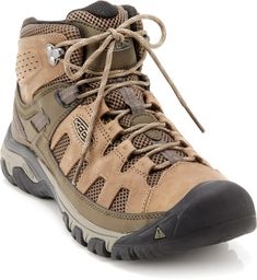 KEEN Targhee Vent Mid Hiking Boots - Men's | REI Co-op Fall Outings, Best Hiking Boots, Spring Hiking, Mens Hiking Boots, Personal Things, Men's Day, Tactical Clothing, Chunky Shoes, Mens Leather Boots