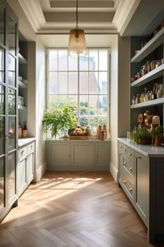 the kitchen is clean and ready for us to use it's windowsills