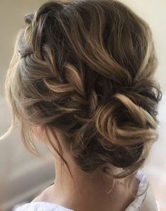 Geflochtene Brautfrisuren... Updo Wedding, Braided Hairstyles Updo, Penteado Cabelo Curto, Wedding Hairstyles Updo, Wedding Hairstyle, Short Hair Updo, Boho Braids, Trending Hairstyles, Wedding Hairstyles For Long Hair