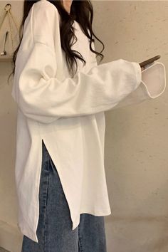 Loose Side Split O-Neck Shirts – Nada Outfit Land Oversized Long Sleeve Plain T-shirt, Oversized White Shirt For Winter, Oversized White Winter Shirt, Winter Outfits Christmas, Korean Casual Outfits, Baggy Clothes, Coachella Valley, Cute Winter Outfits, Easy Trendy Outfits