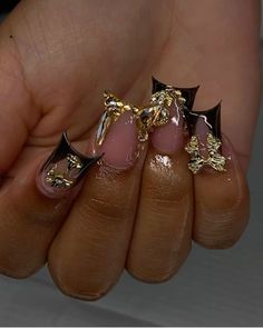 Gold Birthday Nails Black Women, Black And Gold Duck Nails, Gold Duck Nails, Duck Nails Design, Long Duck Nails, Duck Nail Designs, Noodle Recipes Easy, Acrylic Nail Set, Duck Nails