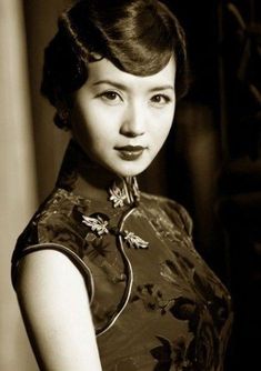 Old Shanghai Style, Traditional Hairstyles, Shanghai Style, Shanghai Tang, Old Shanghai, Fashion Decades, Traditional Hairstyle, Dark City, K Fashion