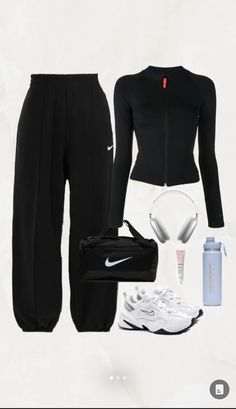 Sport Gym Outfit, Gym Outfit Cute, Gym Inspo Outfits, Cute Everyday Outfits College, Cute Everyday Outfits For School Casual, Casual School Outfits Aesthetic, Black Comfy Outfits, Outfits For Winter School, Black Sport Outfit