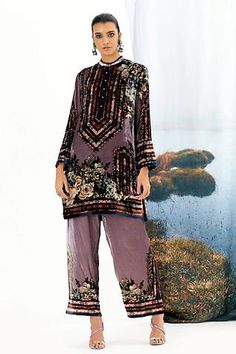 Shop for Rajdeep Ranawat Purple Reza Silk Velvet Printed Tunic for Women Online at Aza Fashions Printed Velvet Suit Design, Collar Chanel, Velvet Suit Design, Rajdeep Ranawat, Beaded Sleeves, Purple Tunic, Short Tunic, Tunics Online, Designer Suit