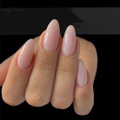 Unghie sposa a mandorla naturali. Neutral Almond Nails Classy Simple, Wedding Guest Nails Ideas Classy Acrylic, Almond Nails Nude Color, Nails Light Colors, Bridesmaid Manicure, Pointed Almond Nails, Extra Short Almond Nails, Pinky Nude Nails, Jana Core