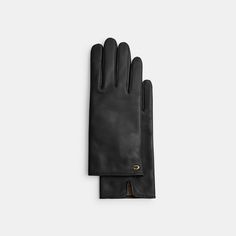 Finished with our Signature hardware these warm leather gloves are lined with soft merino wool. Touch sensitive technology allows you to use any standard touchscreen device without taking them off to stay warm and well connected. | Coach Sculpted Signature Leather Tech Gloves - Women's Size 7 - Black Women Leather Gloves Outfit, Leather Gloves Aesthetic, Gloves Leather Women, Brown Leather Gloves Woman, Leather Driving Gloves Women, Gloves Aesthetic, Black Leather Gloves Women, Leather Gloves With Fur, Tech Gloves