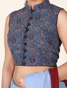 Clothes art crop tops 32 Ideas Crop Top Back Neck Designs, Ajrak Blouse Designs, Kalamkari Crop Top, Crop Top Blouse Designs Latest, Crop Top Blouse Designs, Sleeveless Blouse Designs, Cotton Saree Blouse Designs