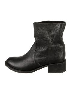 Tory Burch Leather Mid-Calf BootsBlackRound-ToesDesigner Fit: This designer typically runs true to size.Unfortunately, due to restrictions, this item may not be eligible for shipping in all areas. Black Tory Burch Boots, Boot Shoes Women, Mid Calf, Leather Boots, Tory Burch, Shoe Boots, Women Shoes, Running, Boots