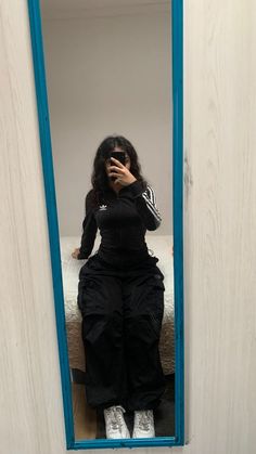 Black Long Sleeve Outfit Casual, Ig Baddie Outfits Casual, Copy Paste Latina Outfits, Tight Shirt Loose Pants Outfit, Chula Outfits, Baddie Streetwear Outfits, Y2k Mujer, Insta Baddie Fits, Estilo Baddie Girl