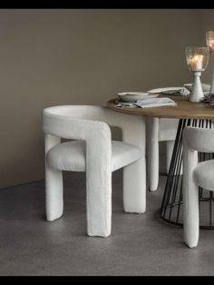 Elegant Ivory Upholstered Dining Chair – Modern Curved Design - Decor interiors Embrace Imperfections, Cocktail Chair, Curve Design, Bed Linen Sets, Accent Chairs For Living Room, Modern Dining Chairs, Leg Design, Chairs For Sale, Occasional Chairs