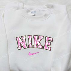 Product detail: Casual Pink Sweatshirt With Machine Embroidery, Pink Long Sleeve Sweatshirt With Machine Embroidery, White Casual Sweatshirt For Birthday, Casual White Sweatshirt For Birthday, Pink Long Sleeve Sweatshirt With Embroidery, White Machine Embroidered Tops For Streetwear, Pink Cotton Sweatshirt With Machine Embroidery, Cute White Embroidered Sweatshirt, White Varsity Sweatshirt With Embroidered Graphics