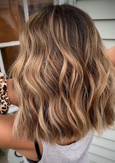 Subtle Blonde, Color Balayage, Birthday Fashion, Hair Color Shades, Hair Balayage, Colour Ideas, Short Hair Balayage, Balayage Brunette