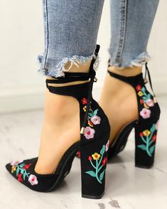 *12 Pairs Of Gorgeous Heels Which Will Sweep You Off Your Feet Clothing Names, Hak Tinggi, Ankle Strap Chunky Heels, Gorgeous Heels, Prom Heels, Studded Heels, Fashion Heels, Fashion High Heels