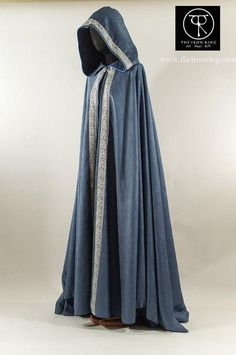 Elven Cloak, Old Fashion Dresses, Fantasy Dresses, Fantasy Gowns, Medieval Clothing, Medieval Dress, Fantasy Dress, Historical Dresses, Fantasy Clothing