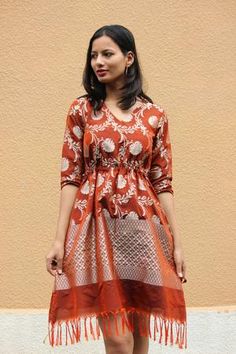 Cotton Short Dresses, Simple Kurta Designs, Frock Patterns, Designer Kurti Patterns, Womens Trendy Dresses, White Maxi Skirts, Kurta Neck Design