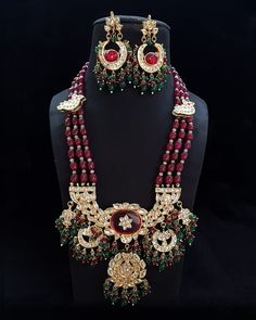 Rajput Jewellery, Bollywood Wedding, Pearl Necklace Earrings, Indian Bollywood, Long Pearl Necklaces, Ethnic Fashion, Necklace Earring Set, Matching Earrings, Indian Wedding