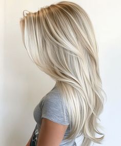 #blondehaircolor Ash Blonde, Blonde Highlights, Hair Highlights, Wavy Hair, Dyed Hair, Hair Care, Hair Color, Blonde, Long Hair Styles