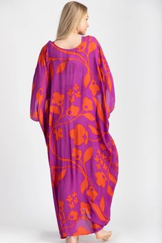 The maxi kaftan patterned with a bold floral print is an excellent complement to your spring and summer style. It's lightweight and easy to throw on silhouette drapes freely over your frame to an asymmetrical hem that reaches your ankles. Material: 100% Rayon Size: 55" Kaftan Pattern, Maxi Kaftan, Boho Fashion Summer, Bold Floral Print, Stylish Women Fashion, Breezy Dress, Floral Print Maxi, Fashion Inspiration Design, Stylish Clothes For Women