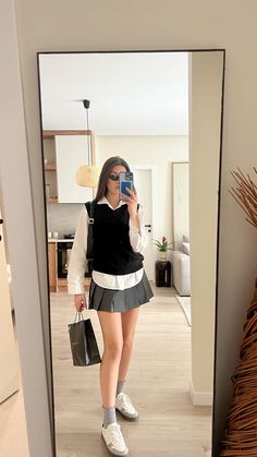 Gray Skirt Outfit Casual, Outfit Ideas Skirt Short, Skirt Gray Outfit, Vest With Shirt Outfit Ideas, Vest Outfit With Skirt, Outfit With Gray Skirt, How To Style Grey Pleated Skirt, Skirt With White Button Up Shirt, Black Vest With Skirt