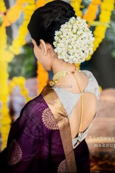 Gajra Hairstyle, Bride Bun, Indian Bun Hairstyles, South Indian Wedding Hairstyles, Flower Bun, Saree Hairstyles, Engagement Hairstyles