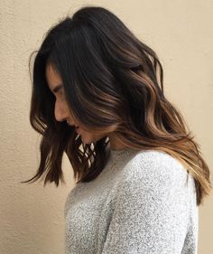 Medium+Layered+Brunette+Hair+With+Highlights Hair Styles For Curly, Brown Hair Trends, Styles For Curly Hair, Brown Hair Shades, Short Dark Hair, Hair Color Caramel