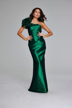 Jovani 40206 Fall 2024 evening collection dress. Luxury Green Dress For Gala, Luxury Green Gala Dress, Luxury Green Formal Dress, Luxury Green Evening Dress For Prom, Elegant Green Gala Dresses, Green Dress With Fitted Bodice For Gala, Luxury Green Prom Evening Dress, Green Luxury Evening Dress, Luxury Green Prom Dress