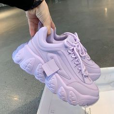 Platform Shoes Sneakers, Chunky Shoes, Lace Up Flats, White Sneakers Women, Sneakers Women, Mode Design, Chunky Sneakers