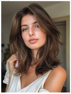 Layered Haircut Medium Length, Modern Haircuts For Women, Volume Haircut, Hair Growth Tablets, 2024 Hair Trends, Hair Growth Women, Medium Haircuts, Rich Brunette, Medium Layered Haircuts