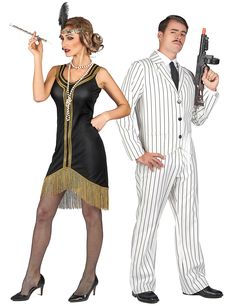 Disfarce de casal gangster branco e charleston preto e dourado adultos: Disfarce ganster branco homem Este disfarce de gangster para adulto é composto por um casaco, uma gravata e umas calças (chapéu,... 1920s Couple Costume, 1920s Party Dresses, Charleston Costume, Gangster Costume, Gangster Costumes, Funny Couple Costumes, Party City Costumes, Horror Costume