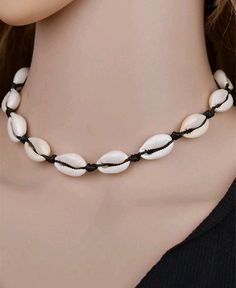 1pcs/Set Handmade Natural Shell Braided Vacation Style Necklace And For Men Women, Beach Jewelry Casual White Shell As A Gift, Black Necklaces For Summer Vacation, Casual Cowrie Shell Jewelry For Beach Season, Black Necklace For Summer Vacation, Black Summer Vacation Necklaces, Casual Beach Jewelry With Cowrie Shell, Casual Cowrie Shell Necklace As A Gift, Casual Cowrie Shell-shaped Jewelry, Casual Cowrie Shell Necklace As Gift