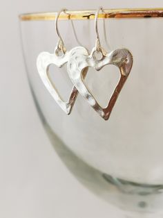 Hammered silver open heart earrings. hypoallergenic, nickel free, silver plated. Boho, statement earrings, light to wear. Handmade Silver Clay Jewellery, Cloche Decor, Jewellery Design Ideas, Open Heart Earrings, Wire Projects, Heart Shaped Valentines, Make Rings, Wire Jewelry Making, Valentines Earrings