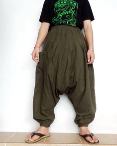 #DropCrotch #Harem #Pants #baggy n #Green #Unisex #BohemianFit #yogapants #bohemian #baggy Dhoti Pants, Pants Baggy, Bright Fashion, Long Maxi Skirts, Green Cotton, Long Pants, Perfect Outfit, Long Skirt, Yoga Pants