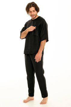 Men's Black linen t-shirt 100% Linen Size S Chest 39.37 in Arm Length 13.77 in back width 16.92 in hips 41.33 in Size М Chest 41.33 in Arm length 13.77 in Back width 17.32 in Hips 45.27 in Size L Chest 45.3 in Arm length 13.77 in Back width 18.89 in Hips 49.12 in Size XL Chest 53.14 in Arm length 14 in Back width 19,68 in Hips 51.18 in Size 2XL Chest 57.05 in Arm length 14 in Back width 21,63 in Hips 55.11 in Size 3XL Chest 62.99 in Arm length 14 in Back width 22.44 in Hips 59.05 Care: Hand or w Short Sleeve T-shirt With Pockets For Loungewear, Black Short Sleeve T-shirt With Side Pockets, Short Sleeve Linen T-shirt For Loungewear, Black Tops With Side Pockets For Loungewear, Casual Black Short Sleeve Shirt, Black Short Sleeve Shirt For Loungewear, Cotton T-shirt With Side Pockets For Loungewear, Casual Black Shirt For Loungewear, Casual T-shirt With Side Pockets For Loungewear