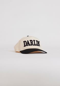 DARLIN'™ Snapback Cream/Black Retro Snapback Hat With Curved Bill For Streetwear, Retro Curved Bill Snapback Hat For Streetwear, Retro Snapback Hat With Embroidered Logo, Cute Fits, Style Guides, Style Me, What To Wear, Hair Hair, Fashion Beauty