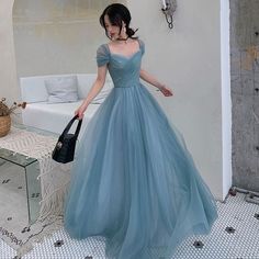 Áo Blu, डिजाइनर कपड़े, Prom Dress Inspo, Gaun Fashion, Simple Prom Dress, Floor Length Prom Dresses, Blue Evening Dresses, Prom Dress Inspiration