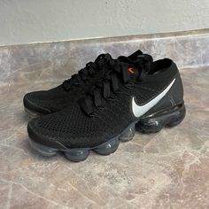 Brand New Sizes Men Size 4.5 / Womens Size 6 No Boxes Air Vapormax, New Nike Air, Mens Nike Shoes, Nike Air Vapormax, Black Nikes, Mens Shoes Sneakers, Shoe Brands, Womens Shoes Sneakers, Nike Men