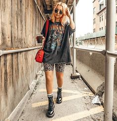 Look Grunge, Biker Shorts Outfit, Alternative Grunge, Pastel Outfit, Grunge Look, Summer Fashion Outfits, Grunge Style, Gothic Style