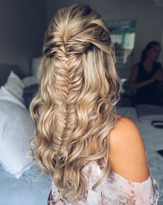 Fishtail Bride Hair, Prom Fishtail Braid Half Up, Fishtail Braid Half Up, Fishtail Half Up, Half Up Half Down Wedding Hair Fishtail, Fish Tail Half Up, Half Up Half Down With Fishtail Braid, Fishtail Braid Half Up Half Down, Half Up Half Down Fishtail Braid