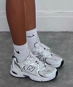 Pretty Sneakers, Trendy Shoes Sneakers, Cute Nike Shoes, Cute Sneakers, White Socks, Girly Shoes