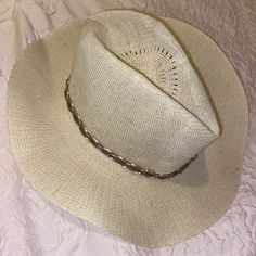 -Never Worn -Small Stain As Seen On 2nd Pic Western Cream Sun Hat For Vacation, Western Style Cream Sun Hat For Vacation, Casual Beige Sun Hat For Rodeo, Cream Country Style Panama Hat For Summer, Country Style Cream Panama Hat For Summer, Cream Western Fedora For Vacation, Casual Beige Straw Hat For Rodeo, Western Style Cream Fedora For Vacation, Country Style Cream Summer Hat