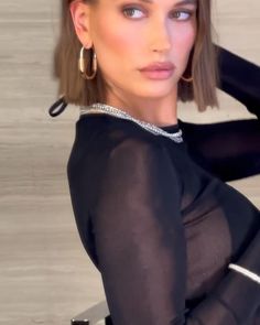 Hailey Baldwin Short Hair, Hailey Bieber Hair Short, Haley Bieber Hair, Big Nose Beauty, Black Dress Style, Hair Nutrition, Hair Color Streaks, Blonde Hair Looks