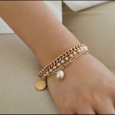 Brand New Gold Bracelet With Pendant White Metal Pearl Bracelet With Jubilee Details, Trendy White Bangle Chain Bracelet, White Metal Pearl Bangle Bracelet, Pearls And Chains, Bracelet With Pendant, Tube Bead Bracelet, Hammered Bangles, Vintage Bangle Bracelets, Layered Bracelet